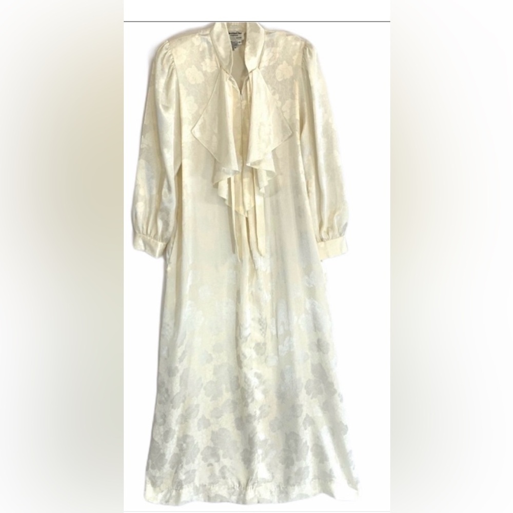 Vintage Dior  Cream Floral brocade Robe and nightgown set of 2 size Small